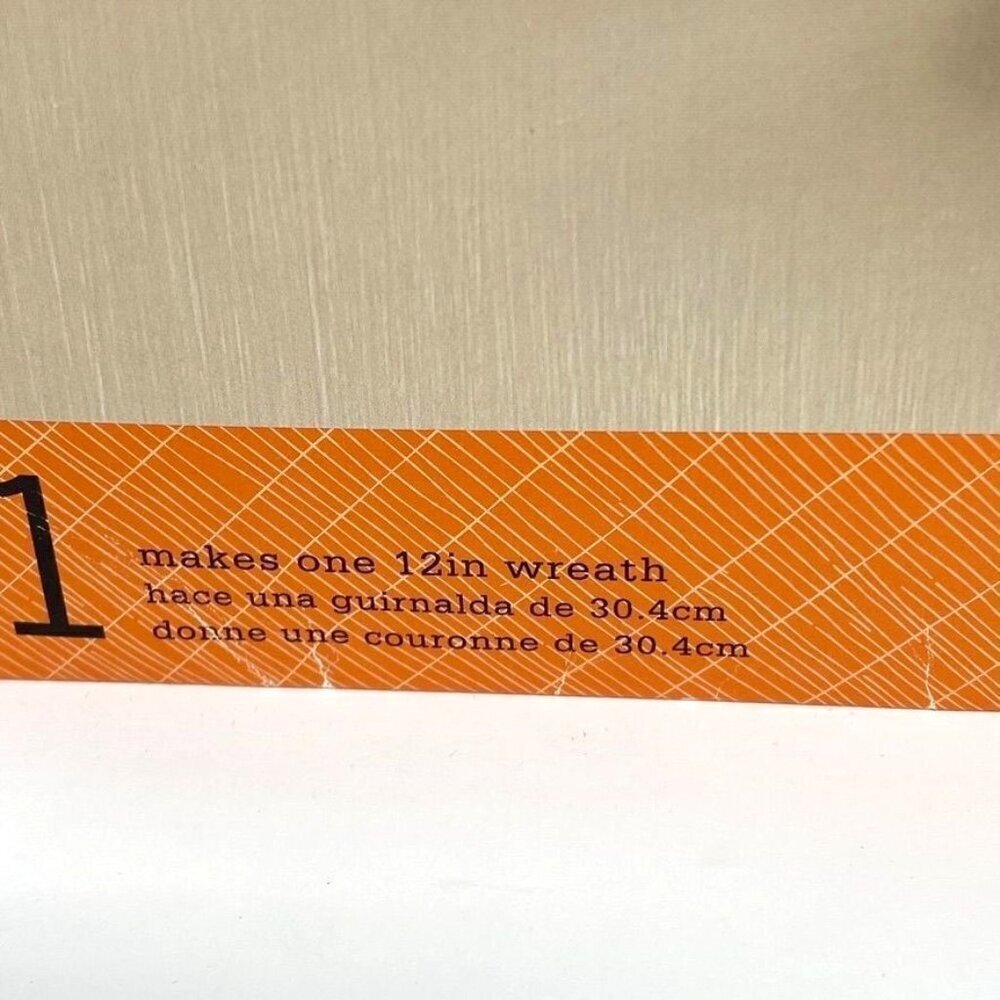 Martha Stewart Crafts Halloween Leaf 12" Wreath Kit Glitter Decor Black Silver - Picture 2 of 6